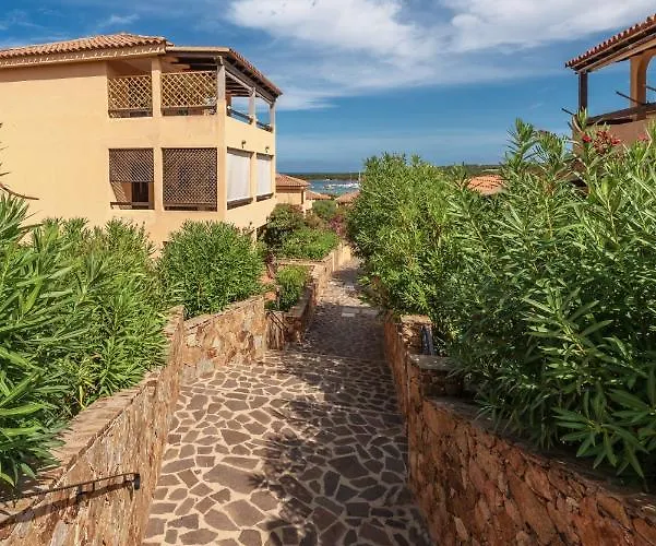 Baia De Bahas Apartment *