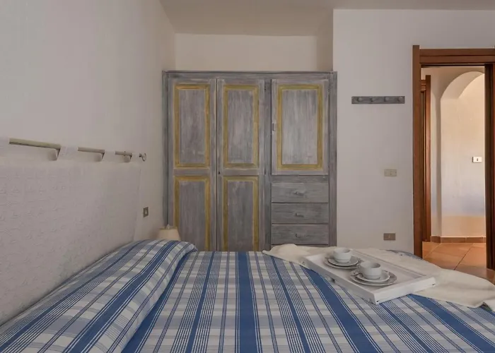 Baia De Bahas Apartment *