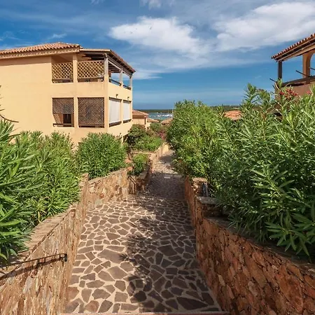 Baia De Bahas Apartment *