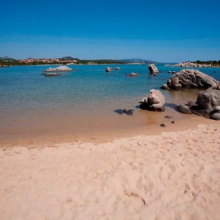 Baia De Bahas Apartment